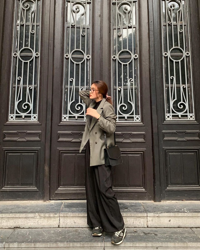 Street style của c&aacute;c hot girl Instagram tuần qua sẽ cho bạn cả rổ outfit đẹp th&ocirc;i rồi để diện Tết, đảm bảo style xịn hơn năm cũ - Ảnh 3.
