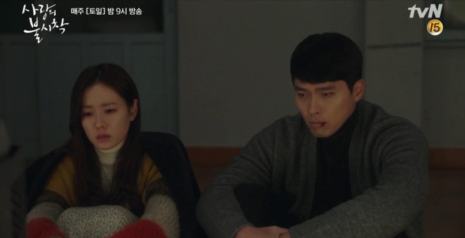 Crash Landing On You tập 8: Cả thế giới lập mưu chia cắt đ&ocirc;i trẻ, Hyun Bin qua đ&ecirc;m lần hai với Son Ye Jin chỉ v&igrave; hết xăng - Ảnh 8.
