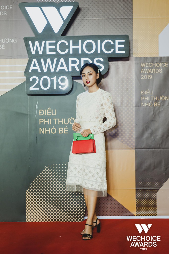 Minh Nghi, Hạ Mi, Chi Chi... mỗi người một vẻ, mười phân vẹn mười trên thảm đỏ gala WeChoice Awards 2019, cả làng game đứng ngồi không yên - Ảnh 1.