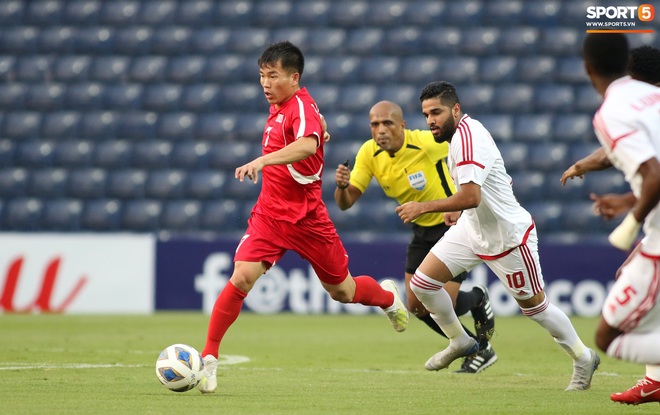 Giây phút hồn nhiên của cầu thủ U23 Triều Tiên trước trận gặp U23 Việt Nam - Ảnh 14.