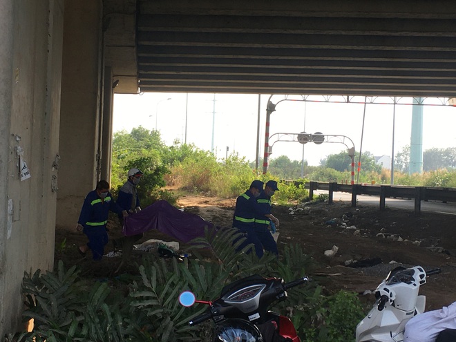 Phát hiện thi thể người phụ nữ loã thể dưới gầm cầu cao tốc ở Sài Gòn - Ảnh 2.