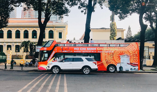Sau Hà Nội, xe buýt 2 tầng mui trần chính thức lăn bánh ở Sài Gòn với giá vé hơn 300.000 đồng/lượt - Ảnh 1.
