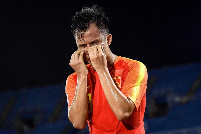 Cầu thủ Trung Quốc suy sụp, bật khóc nức nở sau VCK U23 châu A tệ chưa từng có trong lịch sử - Ảnh 3.