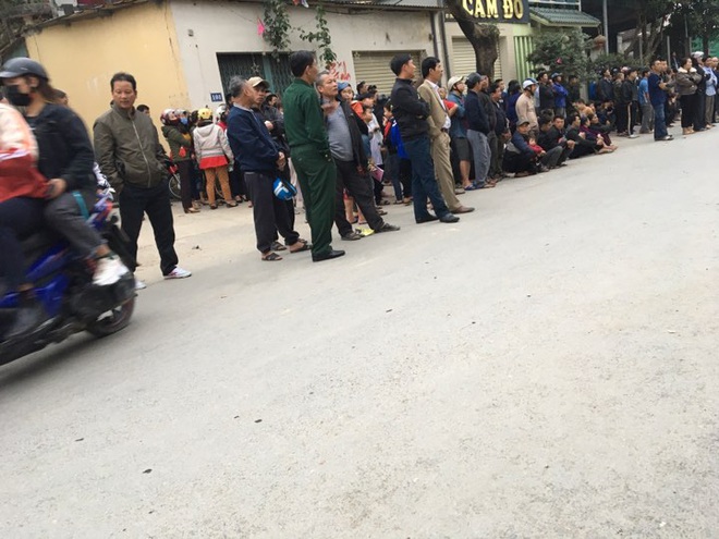 Nghệ An: Hàng trăm cảnh sát đột kích quán karaoke, phá sới bạc khủng ngày giáp Tết - Ảnh 2.
