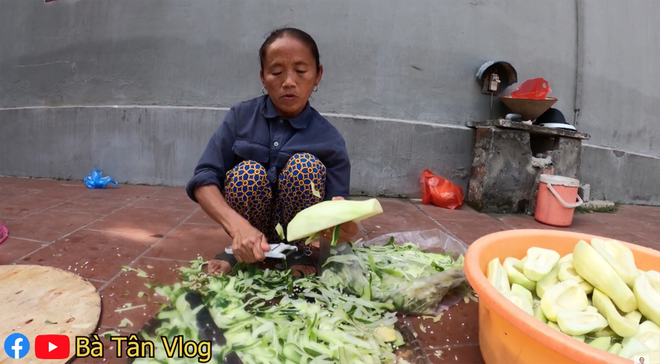 Làm hẳn mẻ mứt đu đủ siêu to khổng lồ mà toang hết, bà Tân Vlog định ăn một mình nhưng may là có đàn cháu ghé chơi đã xử lý giúp - Ảnh 3.