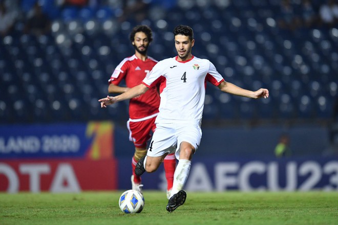 U23 Jordan 1-1 U23 UAE: Diễn đ&uacute;ng kịch bản, hai đại diện T&acirc;y &Aacute; dắt tay nhau v&agrave;o tứ kết - Ảnh 1.