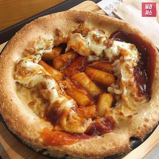 Những chiếc pizza kỳ quặc nhất hành tinh ai nhìn vào cũng muốn té ngửa, Việt Nam có hàng loạt cái tên góp mặt (Phần 2) - Ảnh 17.