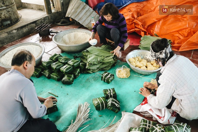 Ảnh: Về làng bánh chưng trứ danh Tranh Khúc giữa thời điểm giá thịt lợn tăng “phi mã” - Ảnh 1.