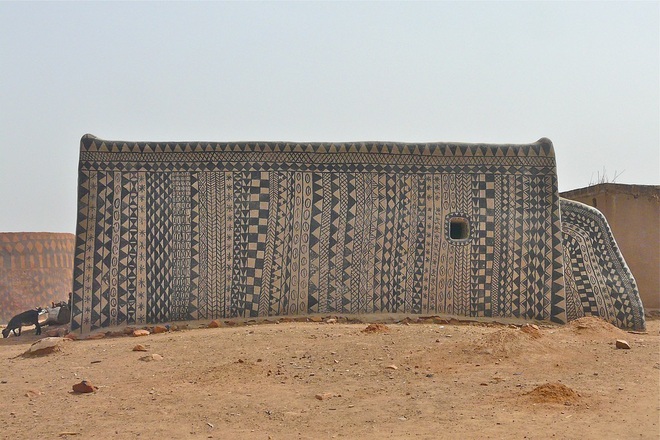 Ghé thăm làng đất nung độc đáo của quý tộc châu Phi, ngôi nhà nào cũng là tác phẩm nghệ thuật đặc sắc - Ảnh 12.