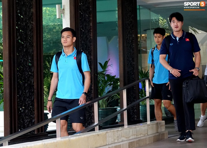 U23 Việt Nam chia qu&acirc;n x&aacute;ch vali về nước, thầy Park gửi lời ch&uacute;c mừng năm mới - Ảnh 5.