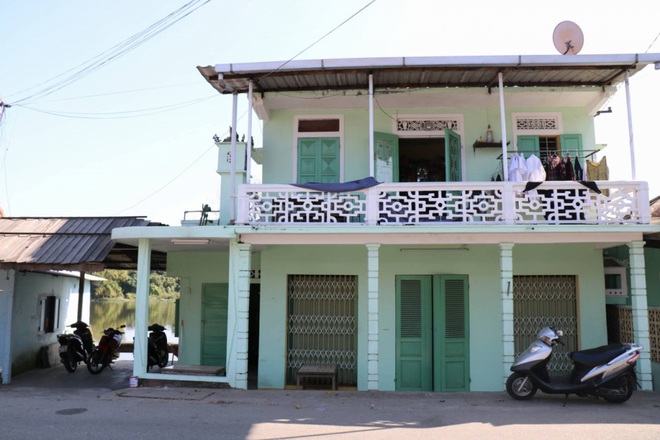 Nhà của Hà Lan trên phim giờ đã thành quán cafe mang tên “Mắt Biếc” ngoài đời thực, xem ảnh chỉ muốn tìm đến Huế check-in ngay - Ảnh 2.