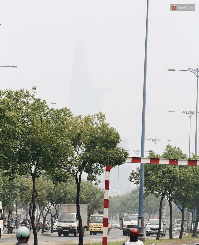 Toà nhà cao nhất Việt Nam mờ ảo trong bụi mù, Sài Gòn tiếp tục bị ô nhiễm nặng những ngày giáp Tết - Ảnh 7.