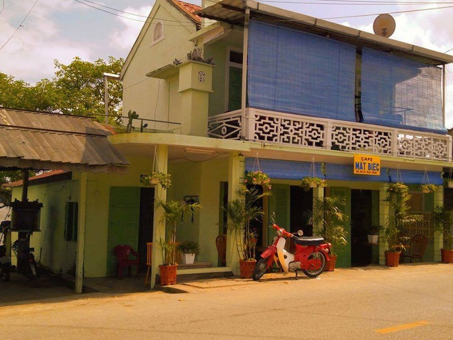 Nhà của Hà Lan trên phim giờ đã thành quán cafe mang tên “Mắt Biếc” ngoài đời thực, xem ảnh chỉ muốn tìm đến Huế check-in ngay - Ảnh 8.