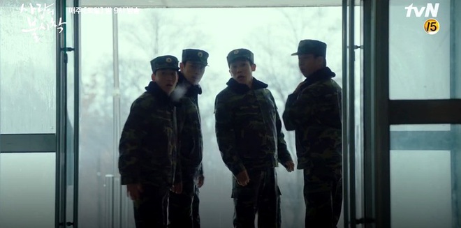 Đánh sếp ngã ngửa vì dọa tra tấn Son Ye Jin, Hyun Bin bị hội đồng tơi tả trong tập 9 Crash Landing on You - Ảnh 7.