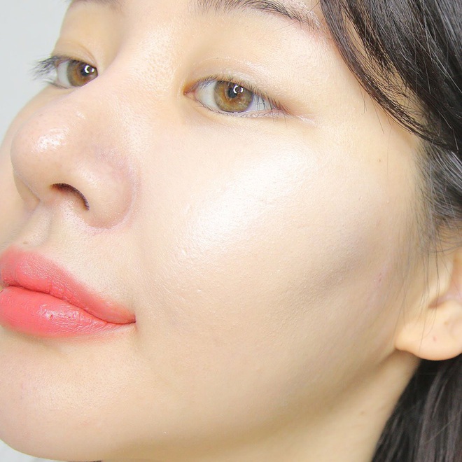 Xu hướng tạo da b&aacute;n l&igrave; đang hot tại H&agrave;n Quốc ho&aacute; ra l&agrave; nhờ loại kem nền dạng lai nh&igrave;n như hộp cushion - Ảnh 4.