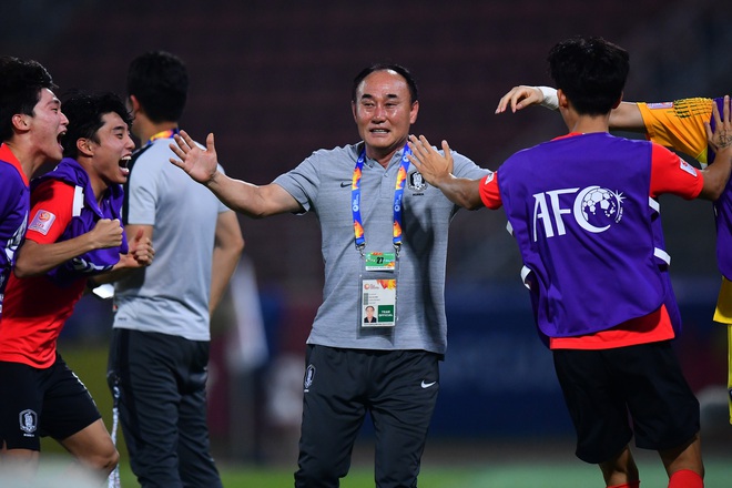 U23 Hàn Quốc vào bán kết U23 châu Á 2020 đầy kịch tính bằng siêu phẩm ở phút cuối cùng - Ảnh 4.