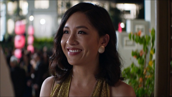 Bóc nhanh 6 chi tiết từ trailer Gái Già Lắm Chiêu 3 sao y bản chính Crazy Rich Asians: Cạn lời cảnh ngồi nặn bánh? - Ảnh 8.