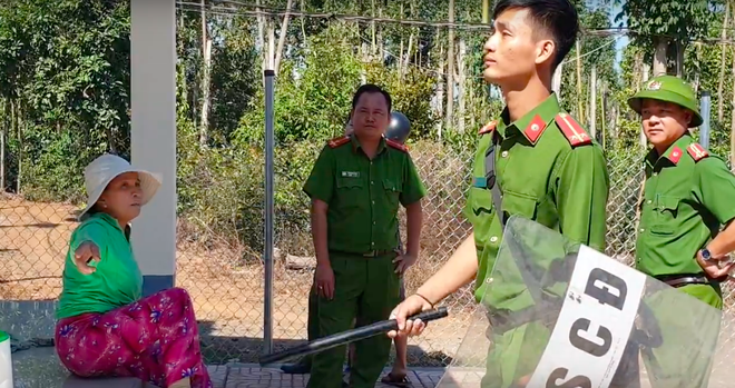 Bắt giữ nghi can trộm mai Tết còn chém trung uý công an thủng bụng - Ảnh 3.