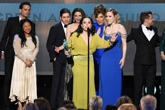 Dàn sao Parasite vỡ oà ẵm giải danh giá nhất tại SAG Awards 2020, anh Phượng tiếp tục rinh tượng vàng - Ảnh 4.