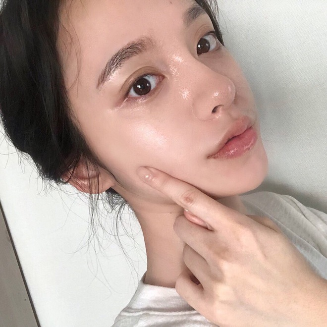 6 tips nàng nào cũng cần ghim nhanh nếu muốn lớp makeup “đẹp banh” dù đi chúc Tết cả ngày - Ảnh 1.