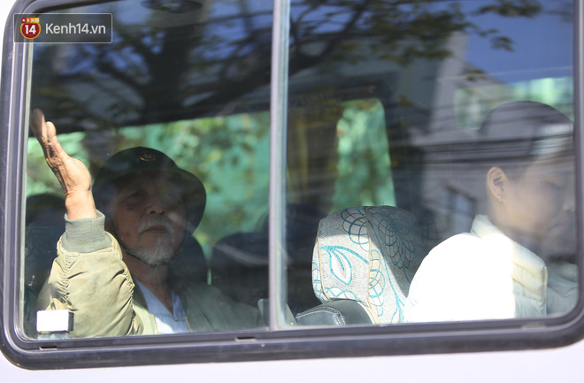 Những ánh mắt xúc động của bệnh nhân Đà Nẵng khi được lên chuyến xe miễn phí về quê ăn Tết - Ảnh 9.