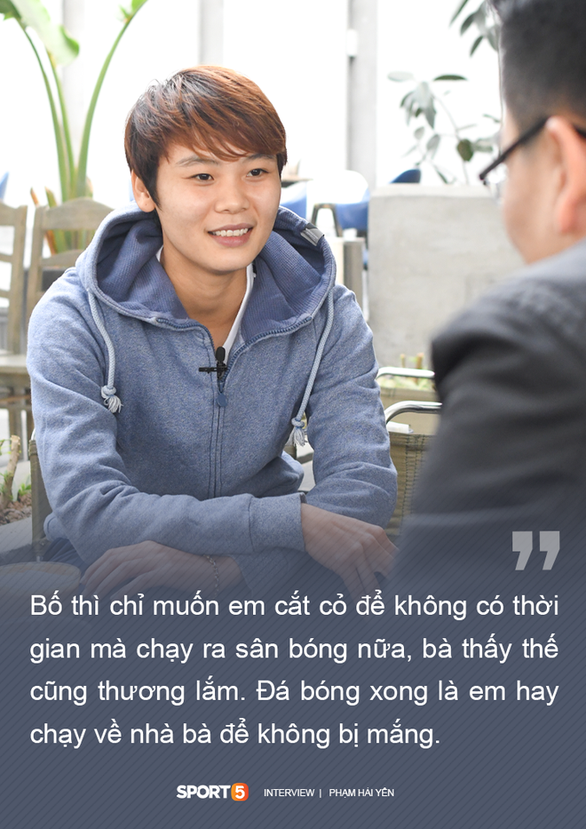 Chuyện lạ đời về người hùng của tuyển nữ Việt Nam: Cô nữ sinh lớp 12 sáng đến trường, chiều lên đồ ra sân tập bóng đá - Ảnh 2.