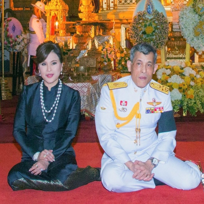 Không chỉ vợ chồng Meghan Markle, đã từng có nhiều thành viên Hoàng gia Châu Á cũng từ bỏ tước hiệu để thành thường dân - Ảnh 2.