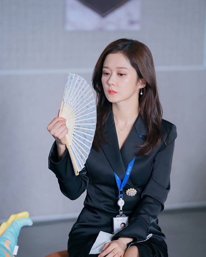 Jang Nara cứ diện quanh mấy màu son này, bảo sao cô đã trẻ lại càng thêm lão hóa ngược  - Ảnh 7.