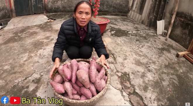 Sên mứt khoai nhưng cứ gọi nhầm thành... chiên, cũng may là bà Tân Vlog vẫn có được mẻ mứt tím bầm - Ảnh 1.