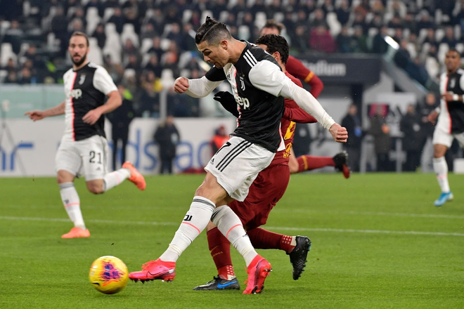 Ronaldo ghi bàn thứ 7 cho Juventus sau 4 trận, fan tặc lưỡi: Cầu thủ vĩ đại nhất lịch sử là đây chứ đâu! - Ảnh 2.