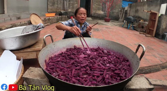 Sên mứt khoai nhưng cứ gọi nhầm thành... chiên, cũng may là bà Tân Vlog vẫn có được mẻ mứt tím bầm - Ảnh 6.