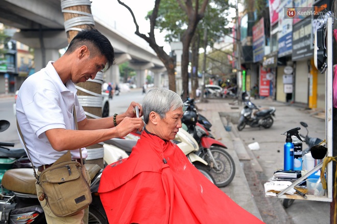 Salon tóc và dịch vụ làm móng, làm mi đông đúc chiều 29 Tết - Ảnh 9.