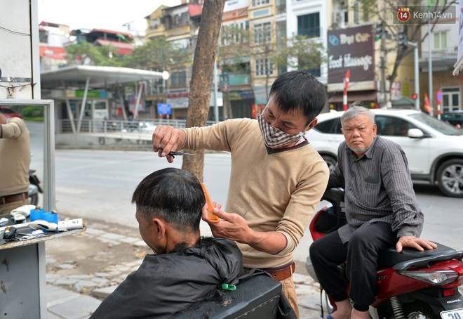 Salon tóc và dịch vụ làm móng, làm mi đông đúc chiều 29 Tết - Ảnh 11.