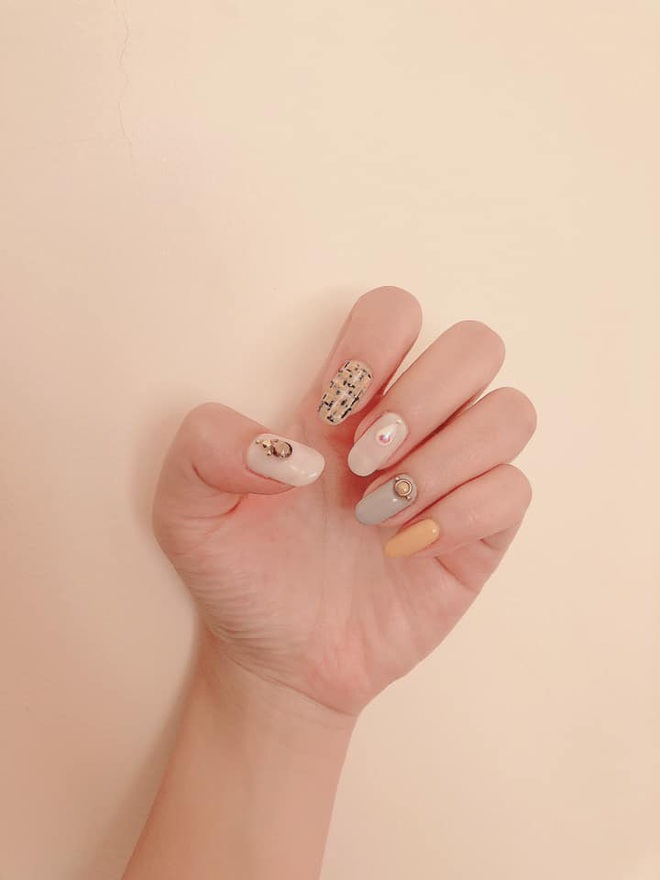 Chị em nô nức vào khoe bộ nail chơi Tết: Người làm đơn giản chỉ vài chục, người sương sương bộ móng hơn 700k - Ảnh 13.