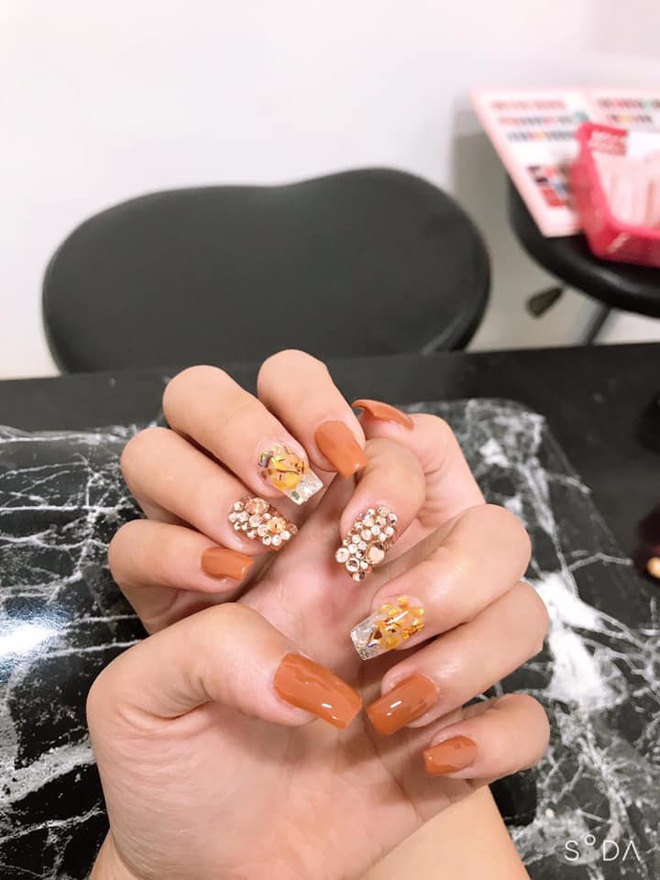 Chị em nô nức vào khoe bộ nail chơi Tết: Người làm đơn giản chỉ vài chục, người sương sương bộ móng hơn 700k - Ảnh 14.