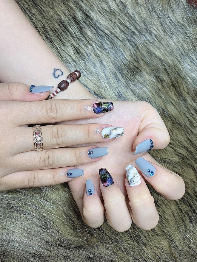 Chị em nô nức vào khoe bộ nail chơi Tết: Người làm đơn giản chỉ vài chục, người sương sương bộ móng hơn 700k - Ảnh 9.