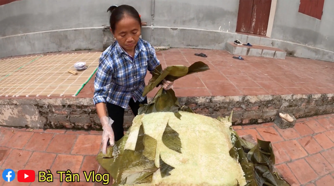 Bà Tân Vlog chơi lớn làm hẳn bánh chưng 50kg nhưng vẫn chưa gây ấn tượng bằng hương vị khi ăn - Ảnh 11.