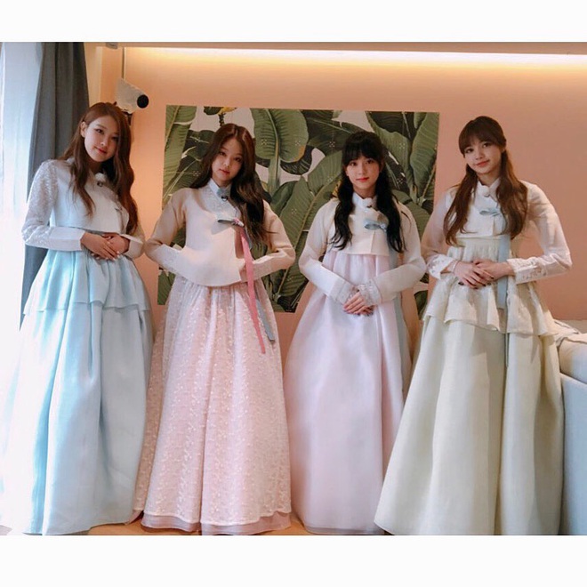 Dàn sao châu Á đón Tết: Jisoo mặc hanbok, Lisa khoe ảnh sexy, Baifern siêu nhắng còn Dương Mịch lại lo lắng không thôi - Ảnh 6.