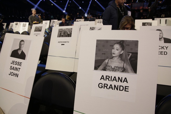 Taylor Swift ngồi cạnh BTS ở vị trí đẹp, Ariana Grande lại bị thất sủng tại Grammy 2020 khi nhìn vào sơ đồ vị trí chỗ ngồi? - Ảnh 4.