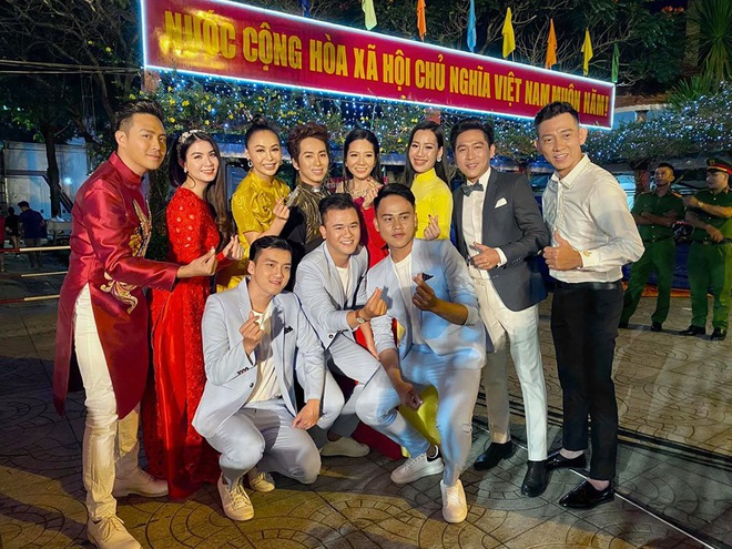 Vợ chồng Kha Ly - Thanh Duy, Văn Mai Hương cùng nhiều sao Việt tất bật chạy show đêm Giao thừa và những nỗi niềm riêng không phải ai cũng thấu! - Ảnh 5.