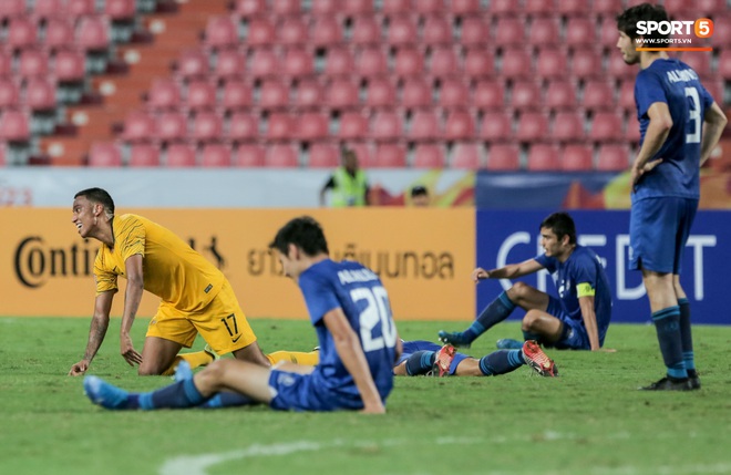 Tuột HCĐ U23 châu Á 2020, đương kim vô địch Uzbekistan càng đau đớn khi mất luôn tấm vé cuối cùng đến ngày hội thể thao lớn nhất hành tinh - Ảnh 1.