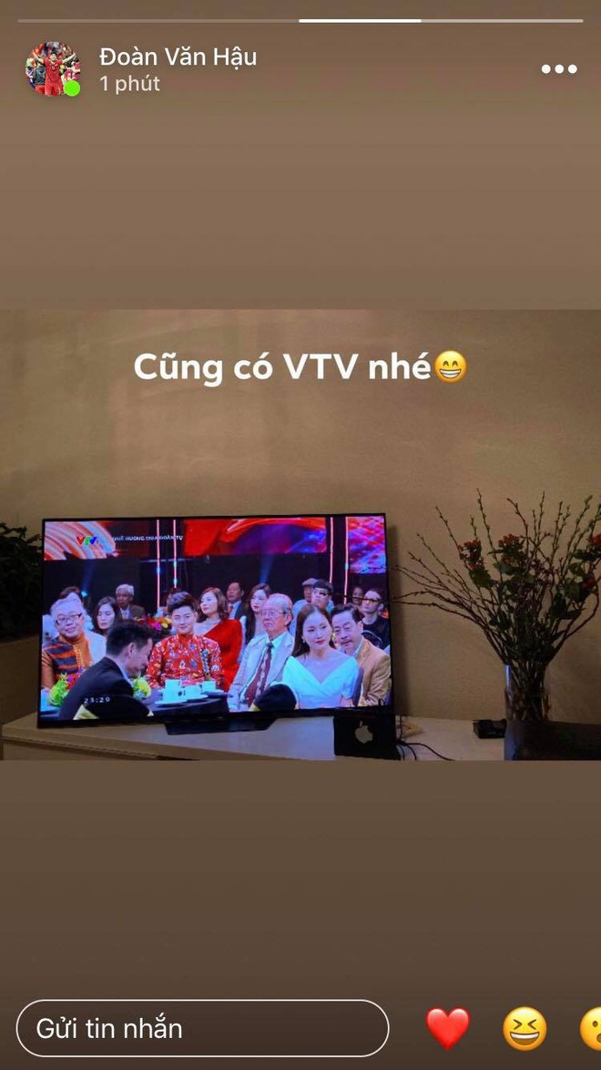 Đêm giao thừa ngọt ngào của hội tuyển thủ Việt Nam: Văn Hậu gọi video với bạn gái từ trời Âu, Văn Đức miệt mài gọi vợ dậy đón năm mới - Ảnh 2.