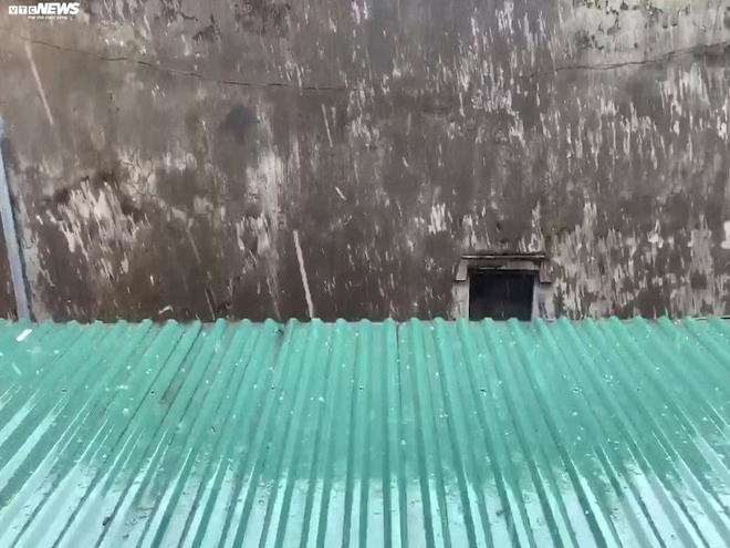H&agrave; Nội xuất hiện mưa đ&aacute; v&agrave;o ng&agrave;y m&ugrave;ng 1 Tết Nguy&ecirc;n đ&aacute;n Canh T&yacute; - Ảnh 1.