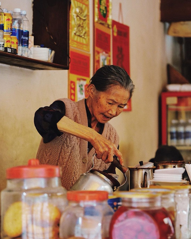 Tết này, người Đà Lạt chính thức mất đi góc cà phê vợt thân quen với tuổi đời hơn nửa thế kỷ ở quán bà Năm! - Ảnh 15.