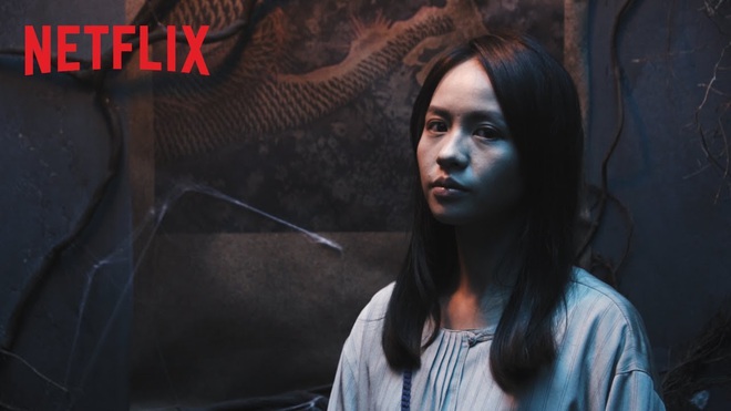 Review Làm Dâu Cõi Chết: Phim kinh dị lắm trai đẹp nhất của Netflix, tính giải trí cực cao dù đoạn kết có hơi chửng hửng - Ảnh 3.