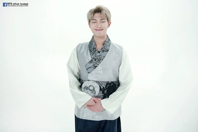 BTS lột xác khi diện hanbok trên show thực tế nhân dịp đầu năm mới - Ảnh 6.