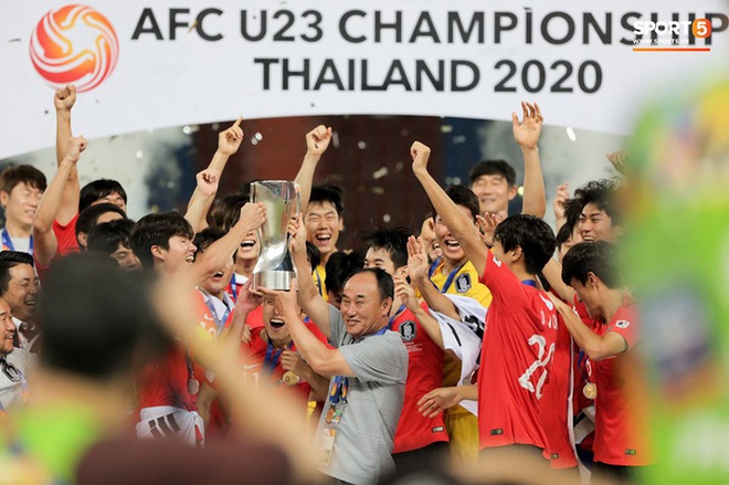 Dàn hot boy Hàn Quốc vỡ òa hạnh phúc khi nâng cao chiếc cúp vô địch U23 châu Á 2020  - Ảnh 5.