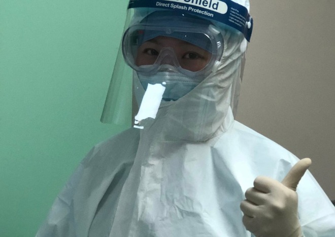 Tết Nguyên Đán trong bệnh viện Vũ Hán: Các y bác sĩ ngày đêm chiến đấu để ngăn sự bùng phát của virus corona, có người lên cơn đau tim vì quá kiệt sức - Ảnh 3.