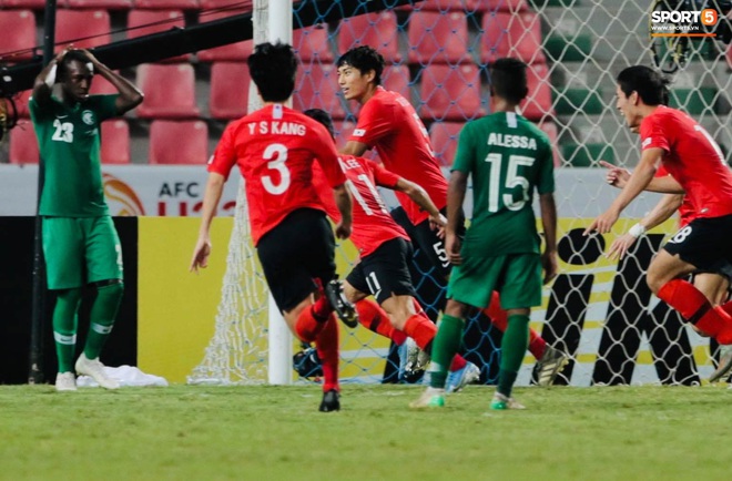 U23 Hàn Quốc 1-0 U23 Saudi Arabia: Trung vệ cao 1m94 ghi bàn thắng quý như vàng, người Hàn chính thức trở thành vua châu Á - Ảnh 3.