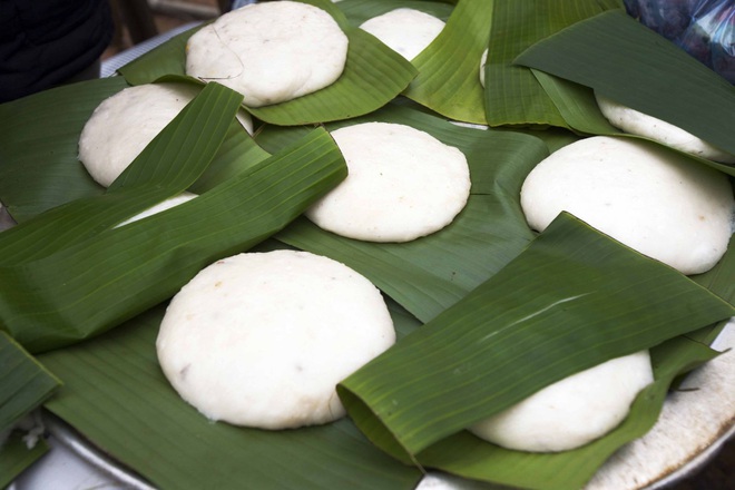 Ai cũng biết sự t&iacute;ch b&aacute;nh chưng b&aacute;nh gi&agrave;y, nhưng v&igrave; sao ng&agrave;y Tết chỉ c&oacute; b&aacute;nh chưng th&igrave; kh&ocirc;ng phải ai cũng biết - Ảnh 2.